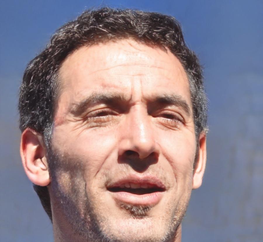 Community mentor Rafael Santos